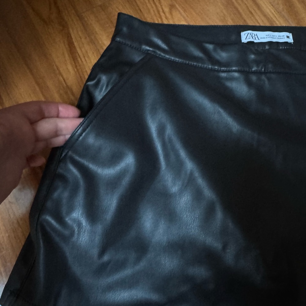 Zara Black Mini Wrap Faux Leather Skort - Picture 5 of 10